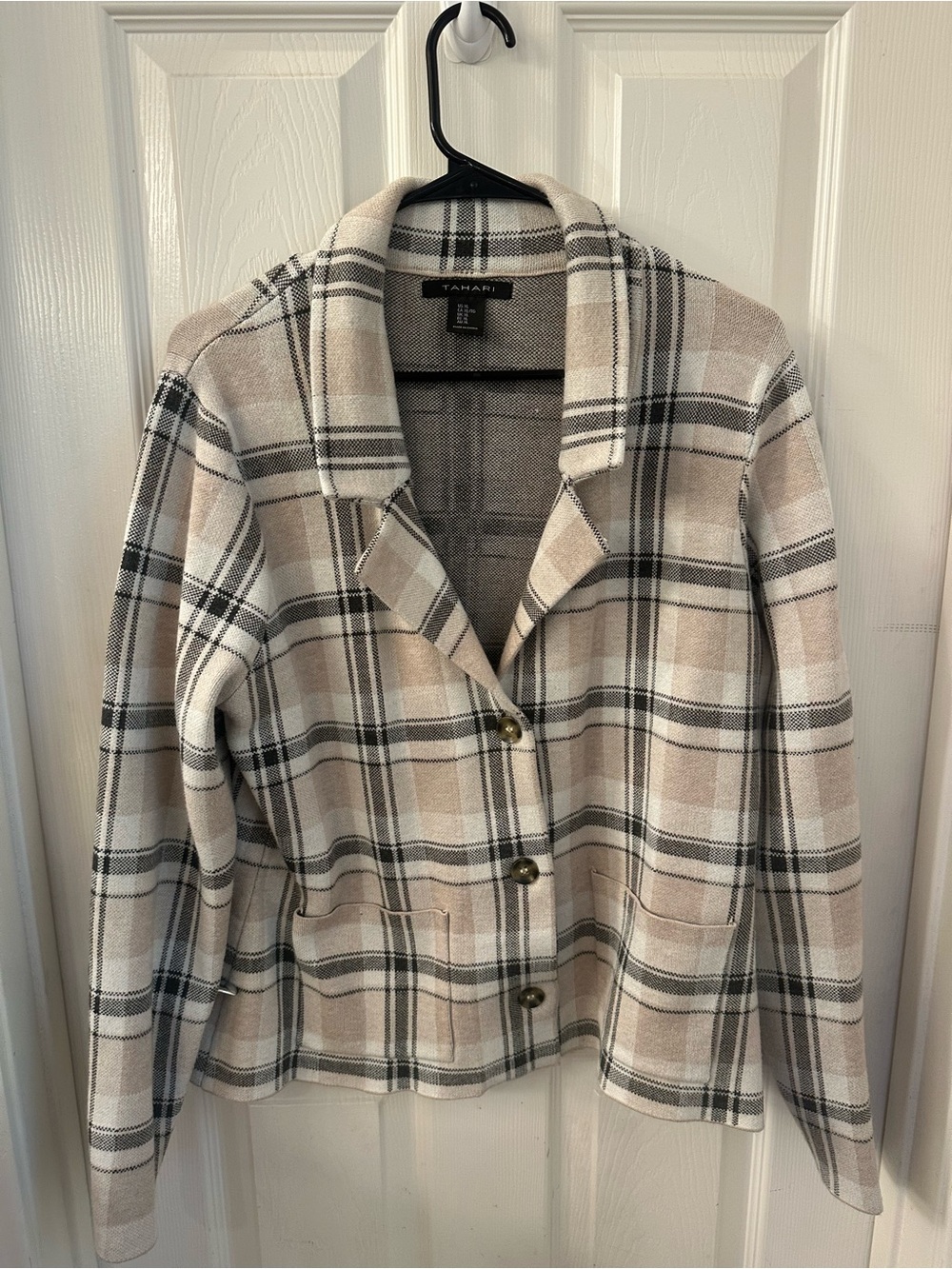 Tahari Plaid Blazer Jacket in Beige, Black and Cream
